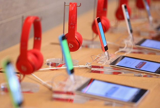 apple-beats-iphone-5c-getty